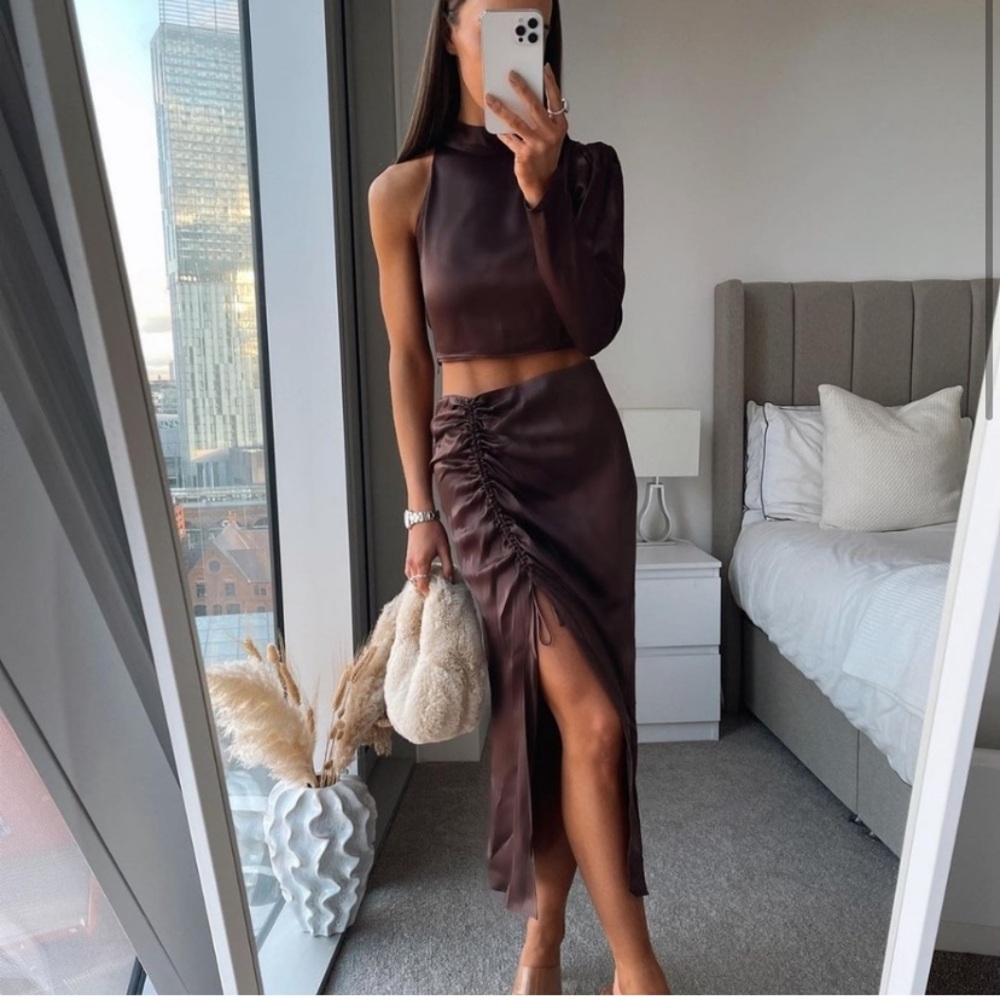 NWT! ZARA asymmetric crop top - Picture 2 of 7